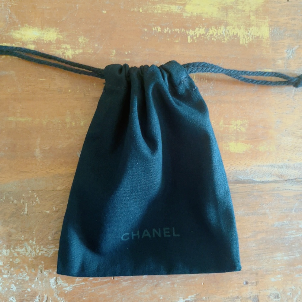 Chanel drawstring pouch - Picture 3 of 5